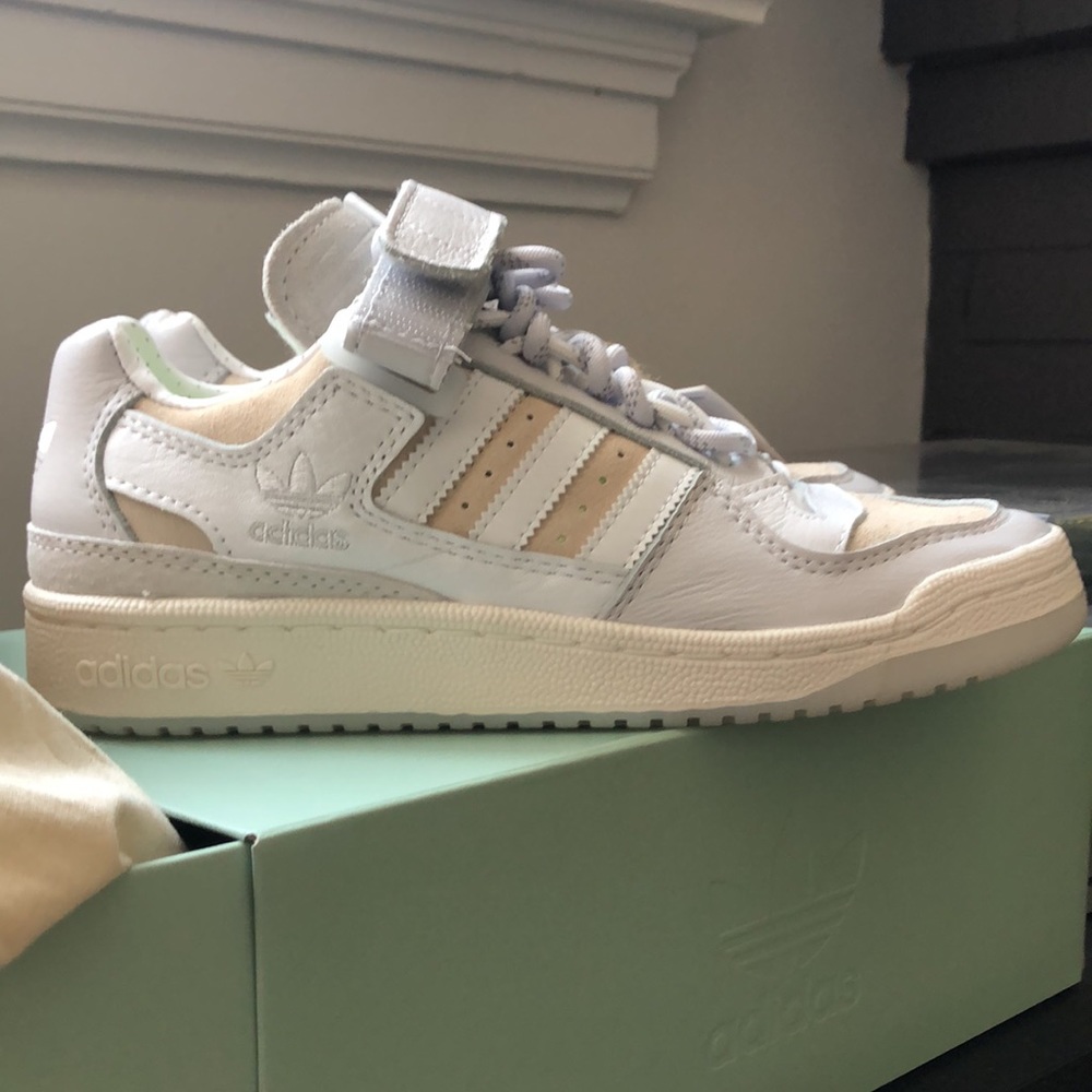 Ivy Park x adidas Forum Low ‘White’ Sneakers